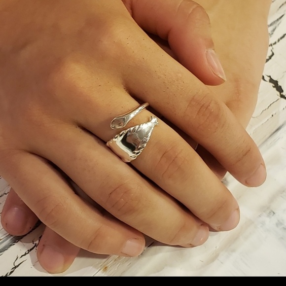 1895 Tiffany & Co. Sterling Silver Scallop  Feather Edge Luxury Spoon-ring #25 - Picture 8 of 16